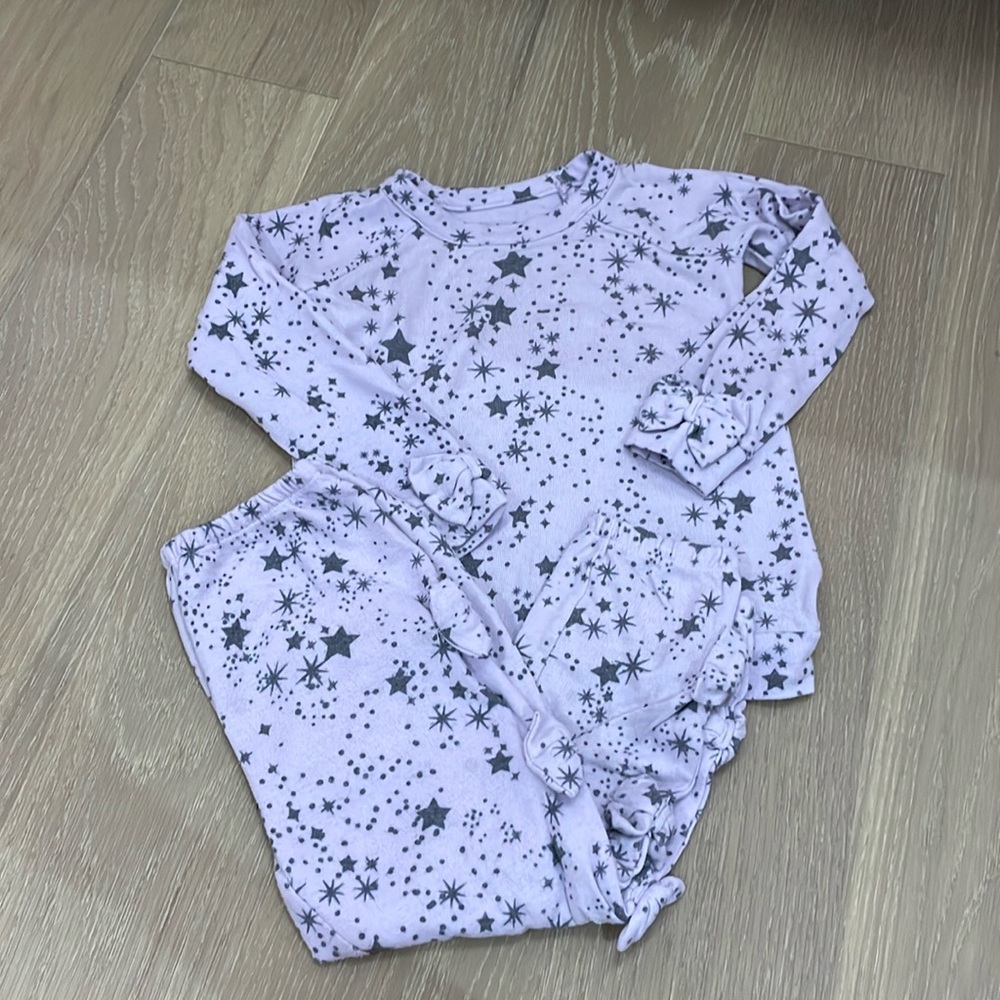 Girls chaser sweat outfit size 4